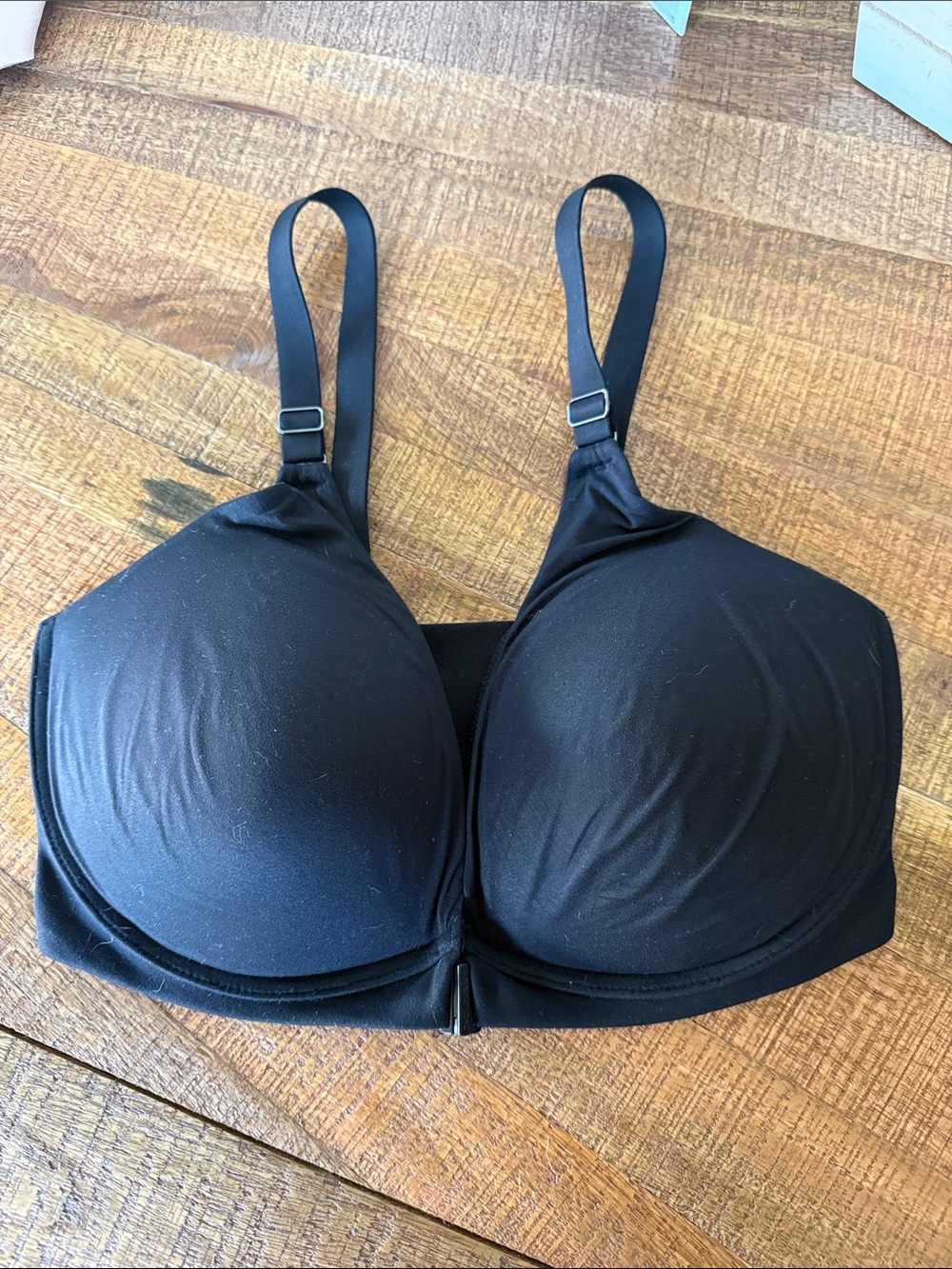 SPANX Black Front-Close Molded T-Shirt Bra
